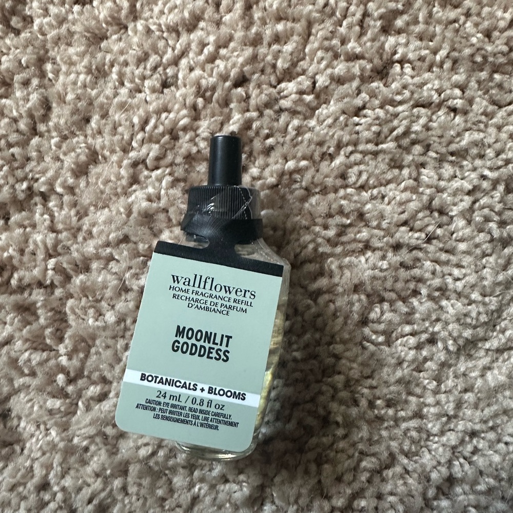 Wallflowers Moonlit Goddess Home Fragrance Refill - Light Mint Bottle